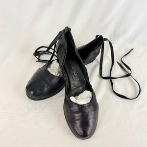 Vintage 1980s Eddris NY Handmade Ballerina Shoes 8.5 Black Leather Ankle Ties